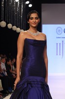 Sonam Kapoor Spicy Photo Gallery